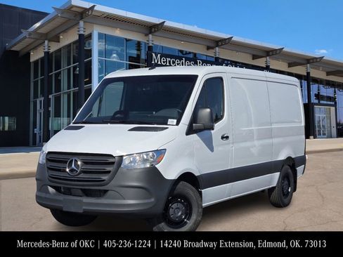 Used 2025 Mercedes-Benz Sprinter 2500 image 1