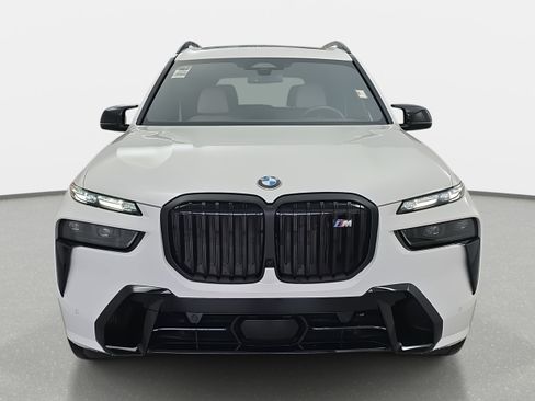 Used 2025 BMW X7 M60i w/ Executive Package image 2