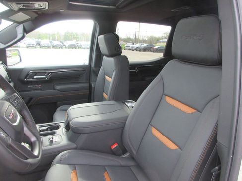 New 2026 GMC Sierra 1500 AT4 w/ AT4 Premium Package AWD/4WD image 14