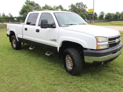 Used 2006 Chevrolet Silverado 2500 LT w/ Heavy-Duty Power Package AWD/4WD image 5