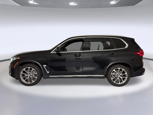 Used 2024 BMW X5 sDrive40i w/ Parking Assistance Package RWD image 2