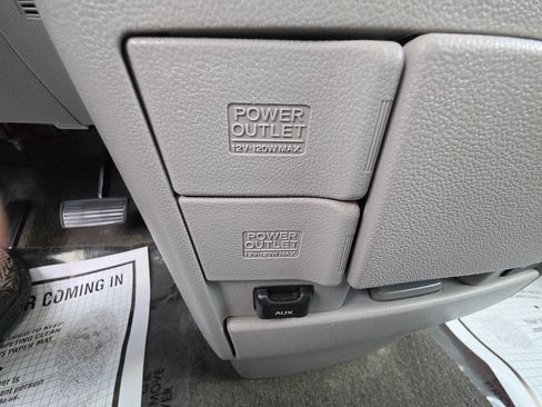 Used 2012 Honda Odyssey Touring Elite image 32
