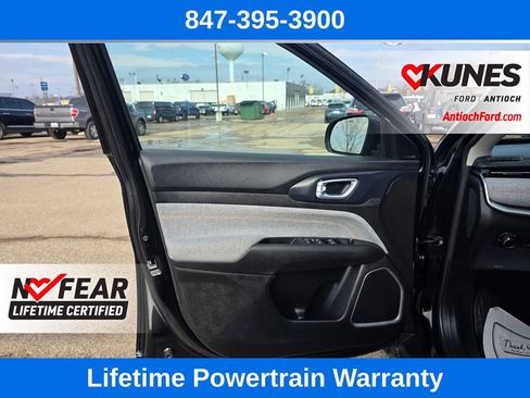 Used 2022 Jeep Compass Sport image 15