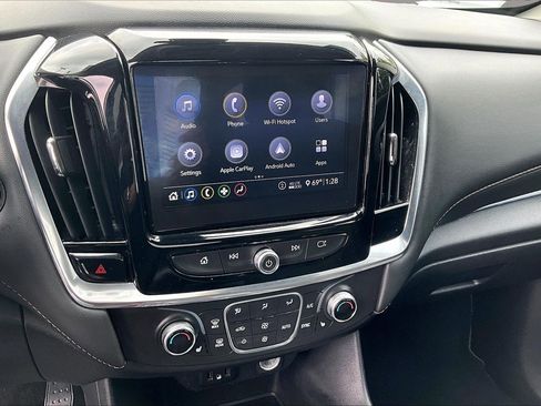 Used 2021 Chevrolet Traverse LT FWD image 9