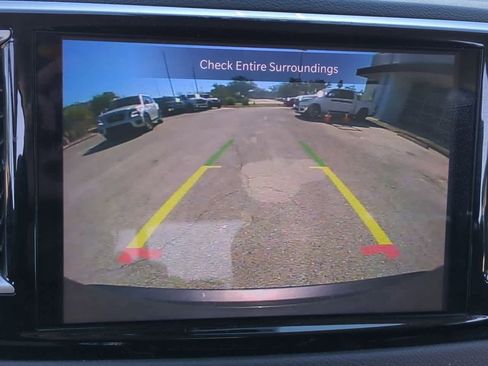 Used 2023 Chrysler Pacifica Touring-L image 28