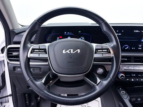 Used 2024 Kia Telluride S FWD image 32