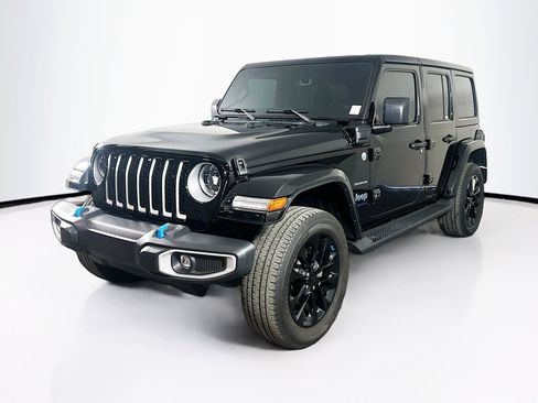 Used 2023 Jeep Wrangler Unlimited Sahara w/ Cold Weather Group AWD/4WD image 3
