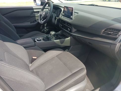 Used 2024 Nissan Rogue S AWD/4WD image 15