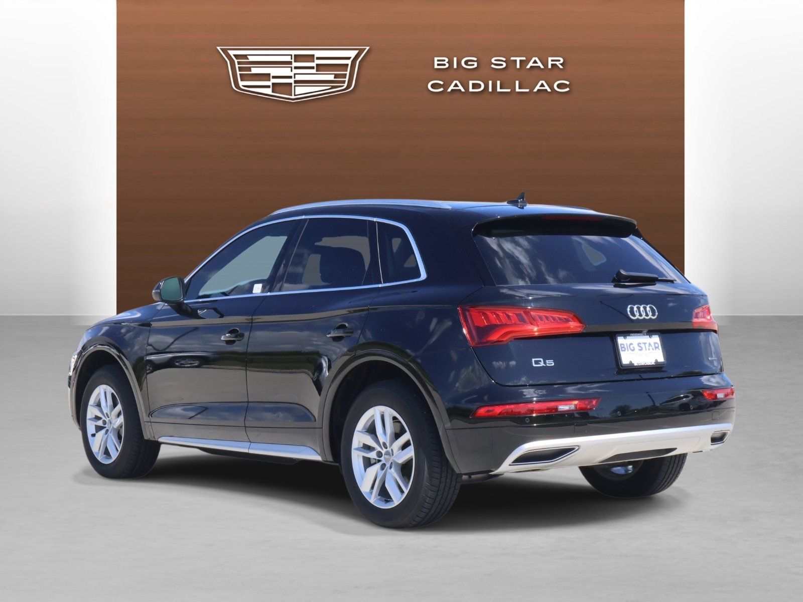 Used 2020 Audi Q5 2.0T Premium w/ Convenience Package AWD/4WD image 3