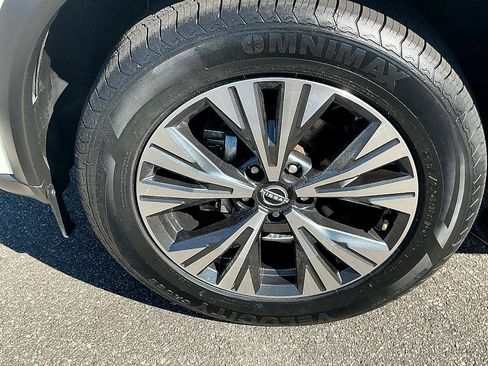 Used 2023 Nissan Rogue SV image 7