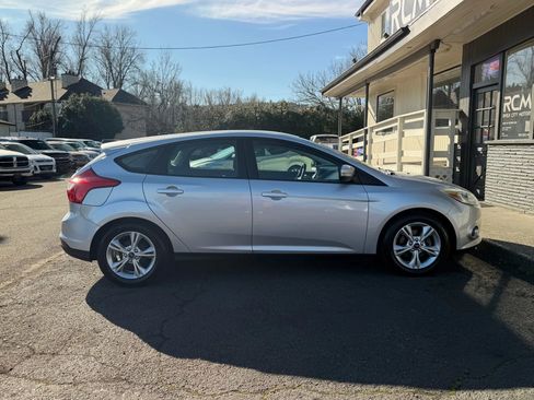 Used 2013 Ford Focus SE FWD image 8