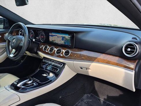 Used 2018 Mercedes-Benz E 300 image 22