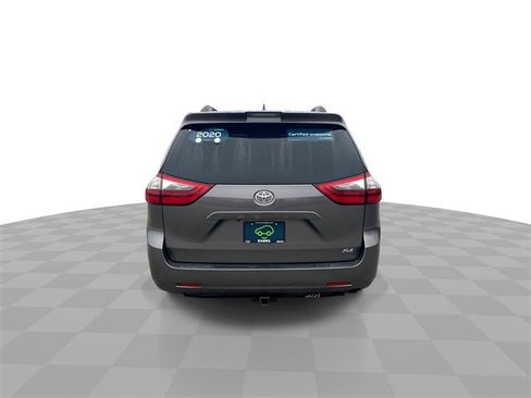 Used 2020 Toyota Sienna XLE image 7