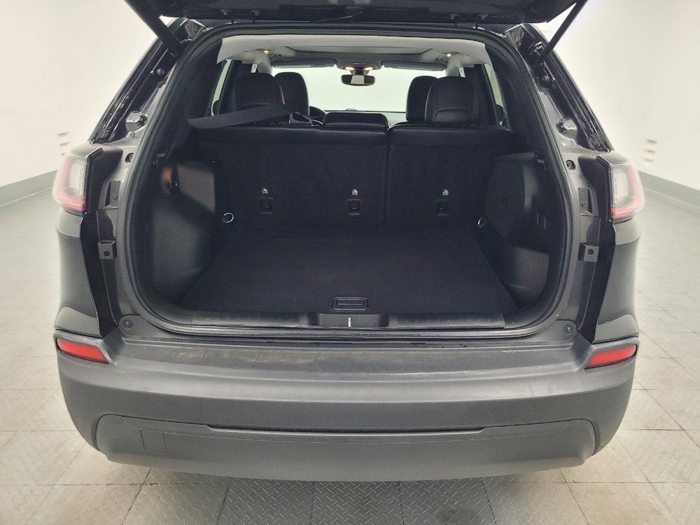 Used 2019 Jeep Cherokee Latitude Plus w/ Comfort/Convenience Group AWD/4WD image 29
