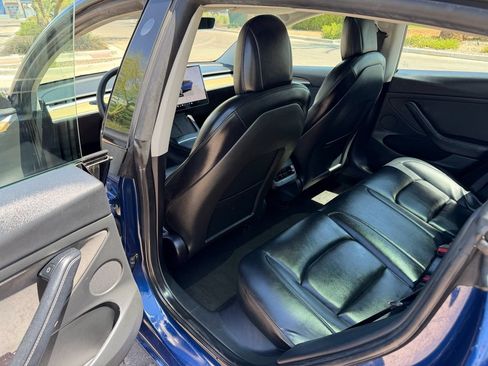 Used 2022 Tesla Model 3 RWD image 9