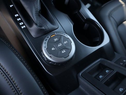 New 2025 Ford Bronco Badlands image 10