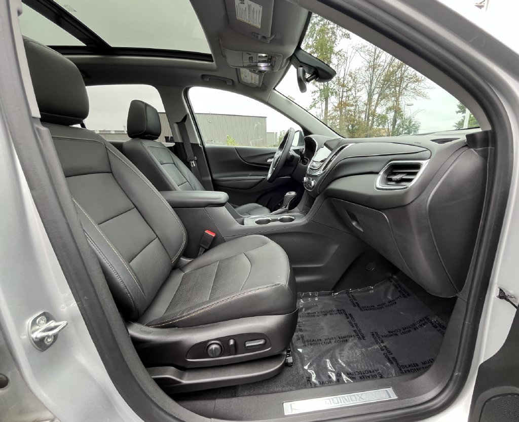 Used 2020 Chevrolet Equinox LT w/ Driver Convenience Package FWD image 22