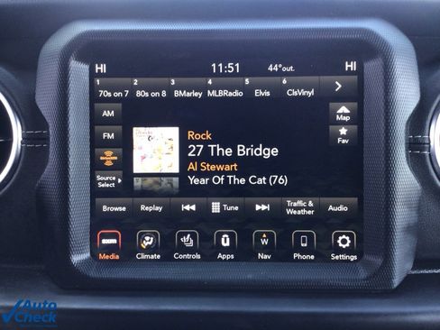 Used 2022 Jeep Wrangler Unlimited Sahara w/ Cold Weather Group image 22