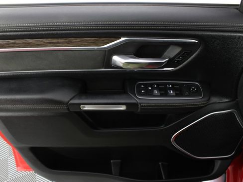Used 2019 RAM 1500 Laramie AWD/4WD image 14