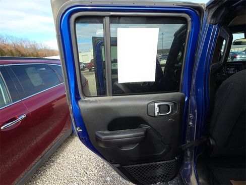 Used 2018 Jeep Wrangler Unlimited Sport S image 12