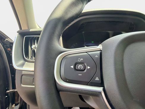 Certified 2025 Volvo XC60 B5 Core AWD/4WD image 27