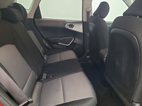 Used 2021 Kia Soul LX image 19