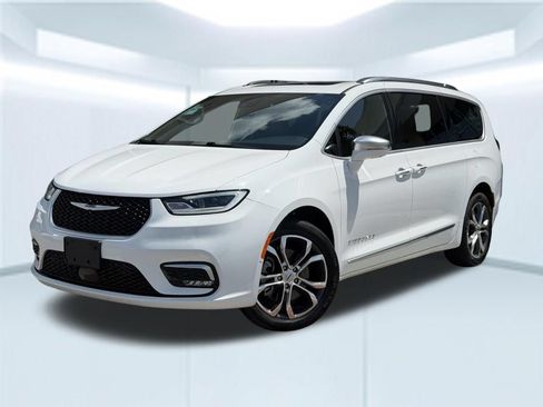 Used 2021 Chrysler Pacifica Pinnacle AWD/4WD image 1