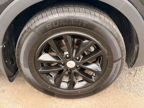 Used 2017 Kia Sorento AWD w/ LX Convenience Package image 13