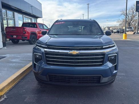 Used 2025 Chevrolet Traverse LT image 19
