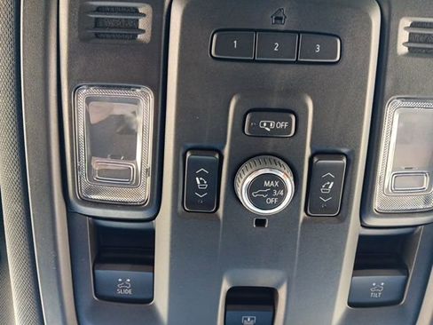 Used 2023 Chevrolet Tahoe Z71 w/ Luxury Package image 28