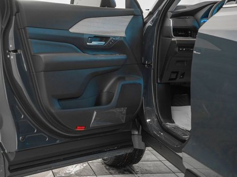 New 2026 Toyota Grand Highlander Limited image 42