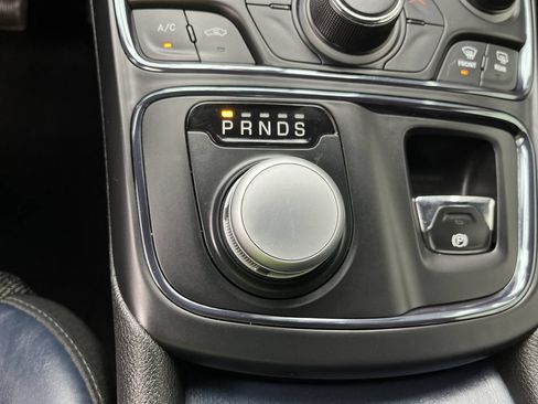 Used 2015 Chrysler 200 S FWD image 19