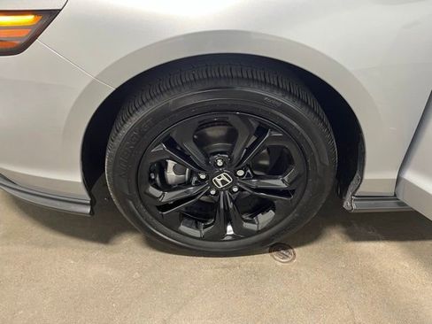 Used 2025 Honda Accord SE image 30