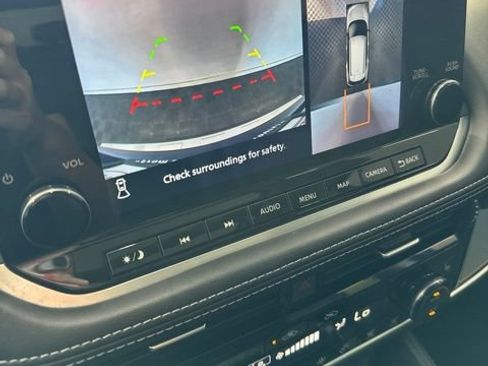 Certified 2023 Nissan Rogue SL w/ SL Premium Package FWD image 8