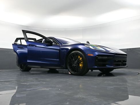 New 2026 Porsche Panamera Turbo S image 40