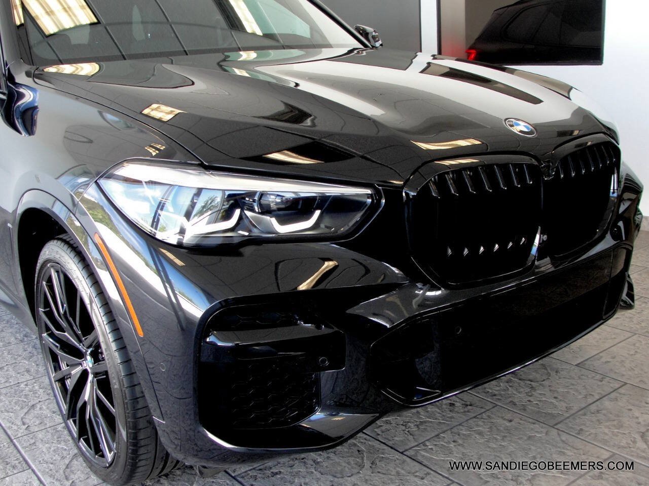 Used 2022 BMW X5 sDrive40i w/ M Sport Package RWD image 40