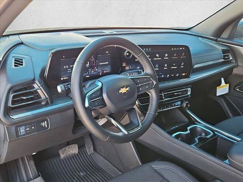 New 2026 Chevrolet Traverse LT FWD image 3