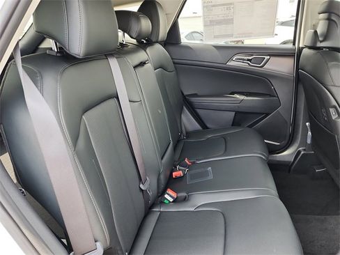 New 2026 Kia Sportage EX image 17