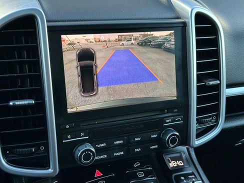 Used 2017 Porsche Cayenne Platinum Edition image 34