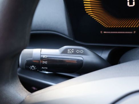 New 2025 Kia K4 LXS image 33