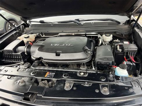 Used 2020 Chevrolet Colorado LT w/ Colorado RST Special Edition image 9