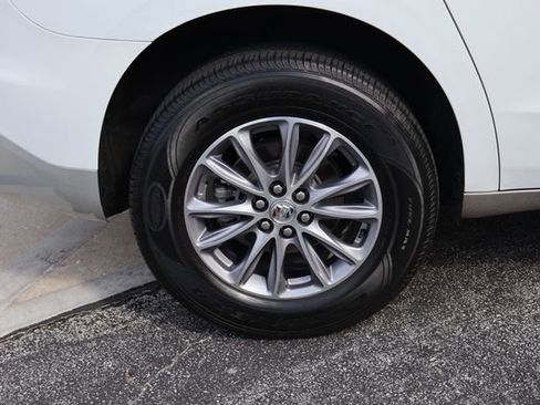 Used 2023 Buick Enclave Essence FWD image 10