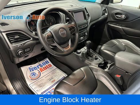 Used 2019 Jeep Cherokee Latitude Plus w/ Cold Weather Group image 17