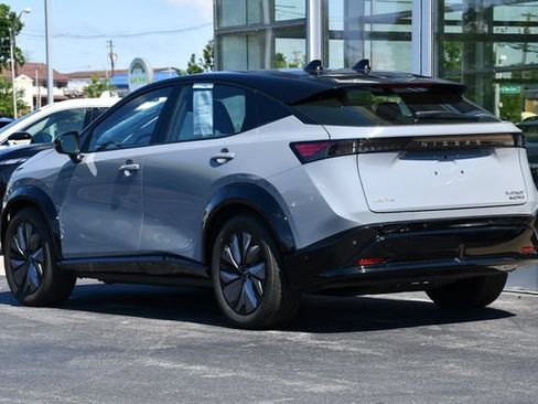 Used 2023 Nissan Ariya AWD/4WD image 10