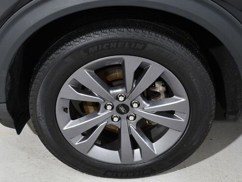 Used 2022 Ford Explorer XLT w/ Equipment Group 202A image 25