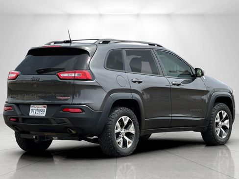 Used 2015 Jeep Cherokee Trailhawk AWD/4WD image 3