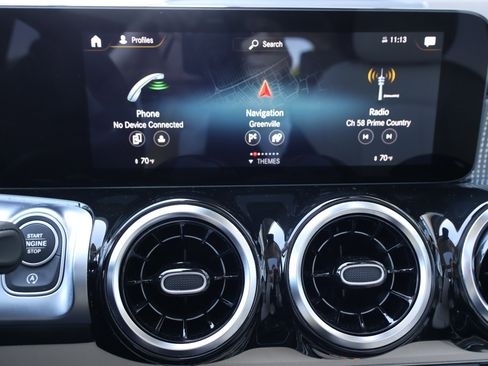 Used 2022 Mercedes-Benz GLB 250 w/ Premium Package Lite image 40