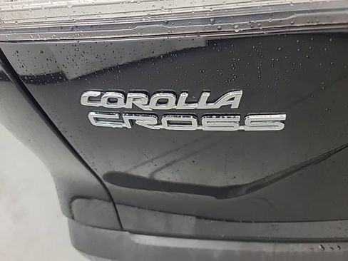 Used 2024 Toyota Corolla Cross LE image 11