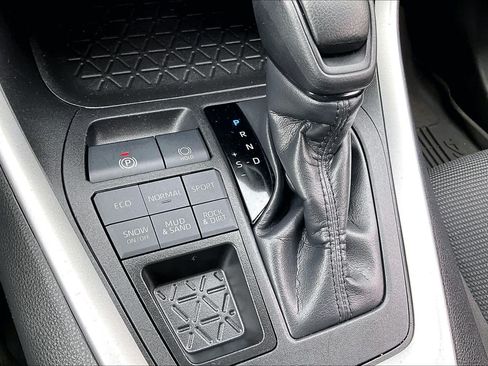 Certified 2024 Toyota RAV4 LE AWD/4WD image 35