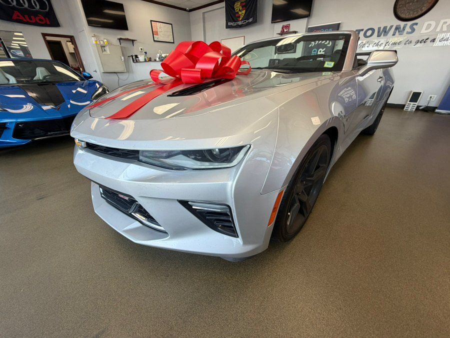 Used 2018 Chevrolet Camaro SS RWD image 8